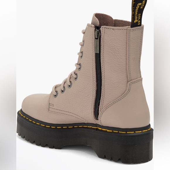 Dr. Martens Jadon Platform Boots - Pebbled Taupe Leather - Size 10 beige - Picture 10 of 11